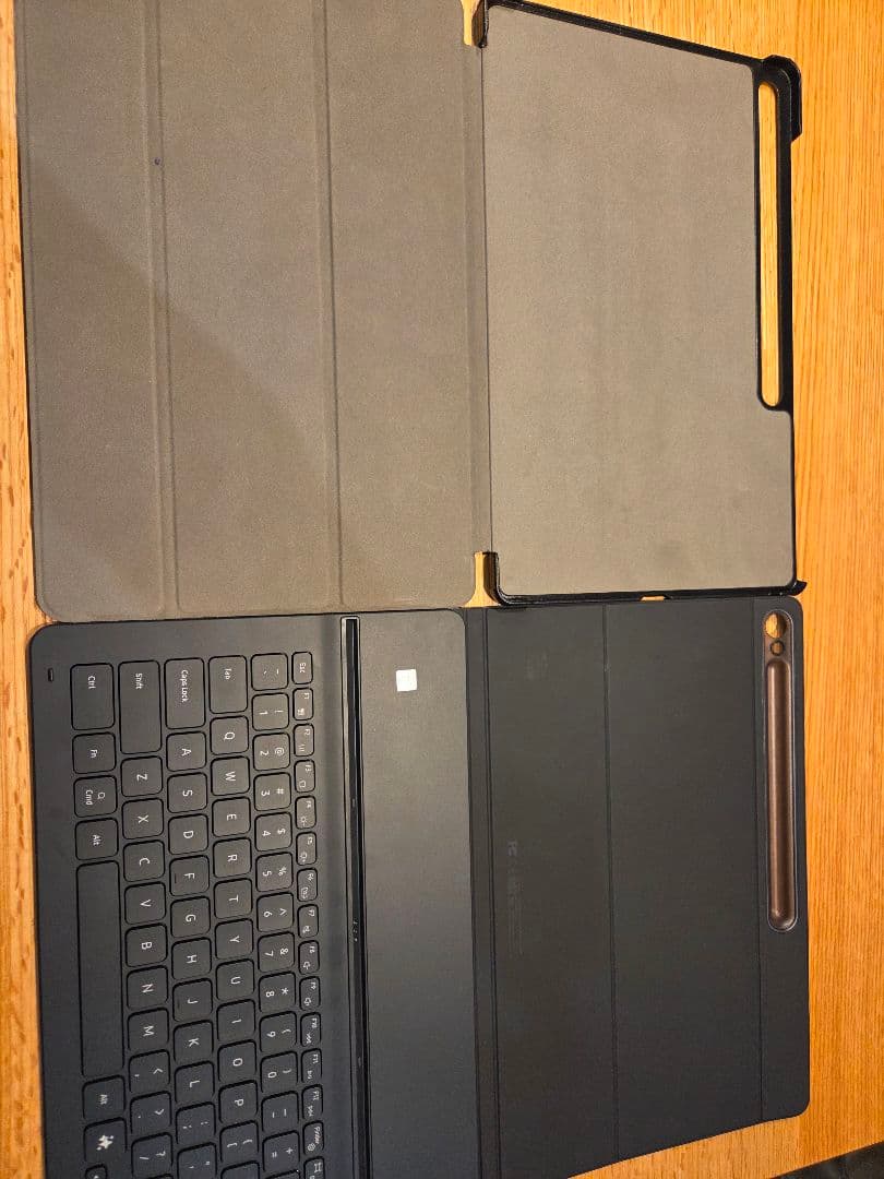 Samsung Galaxy TabS10FE+本体　純正キーボードカバー