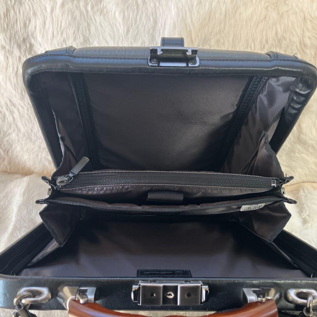 ARTPHERE　LEXUSコラボ　ダレスバック