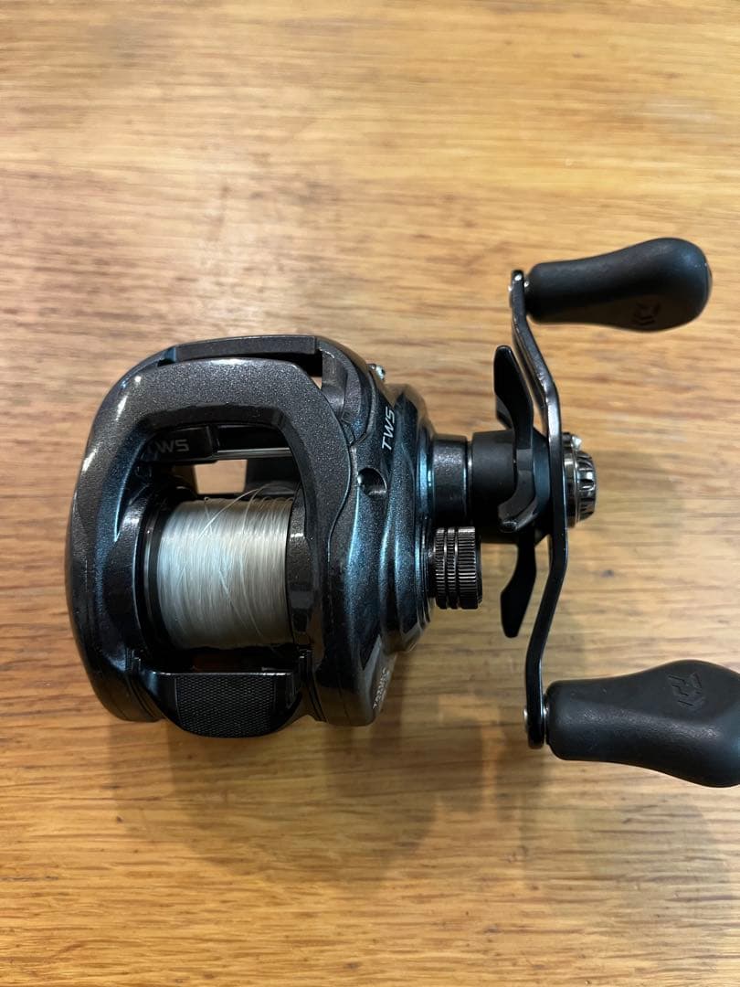 ダイワ TWS ベイトリール 右ハンドル　タトゥーラ