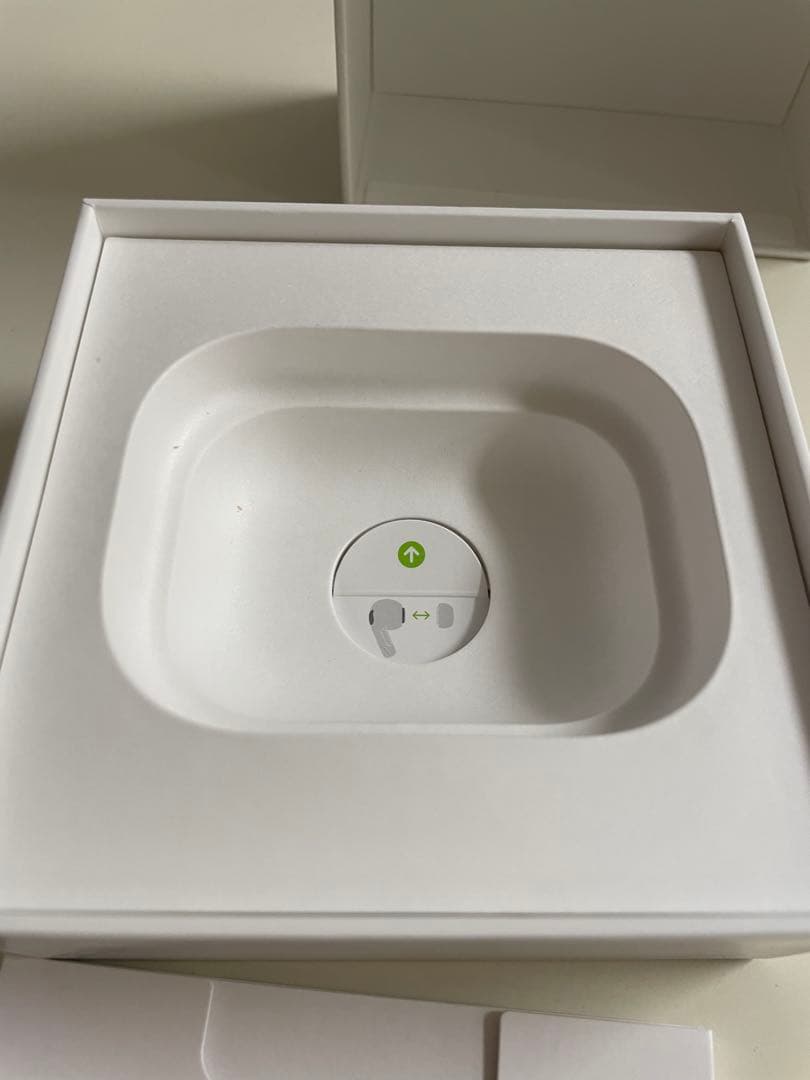 【美品】AirPods Pro 2 (MQD83J/A)お値下げ可能です///