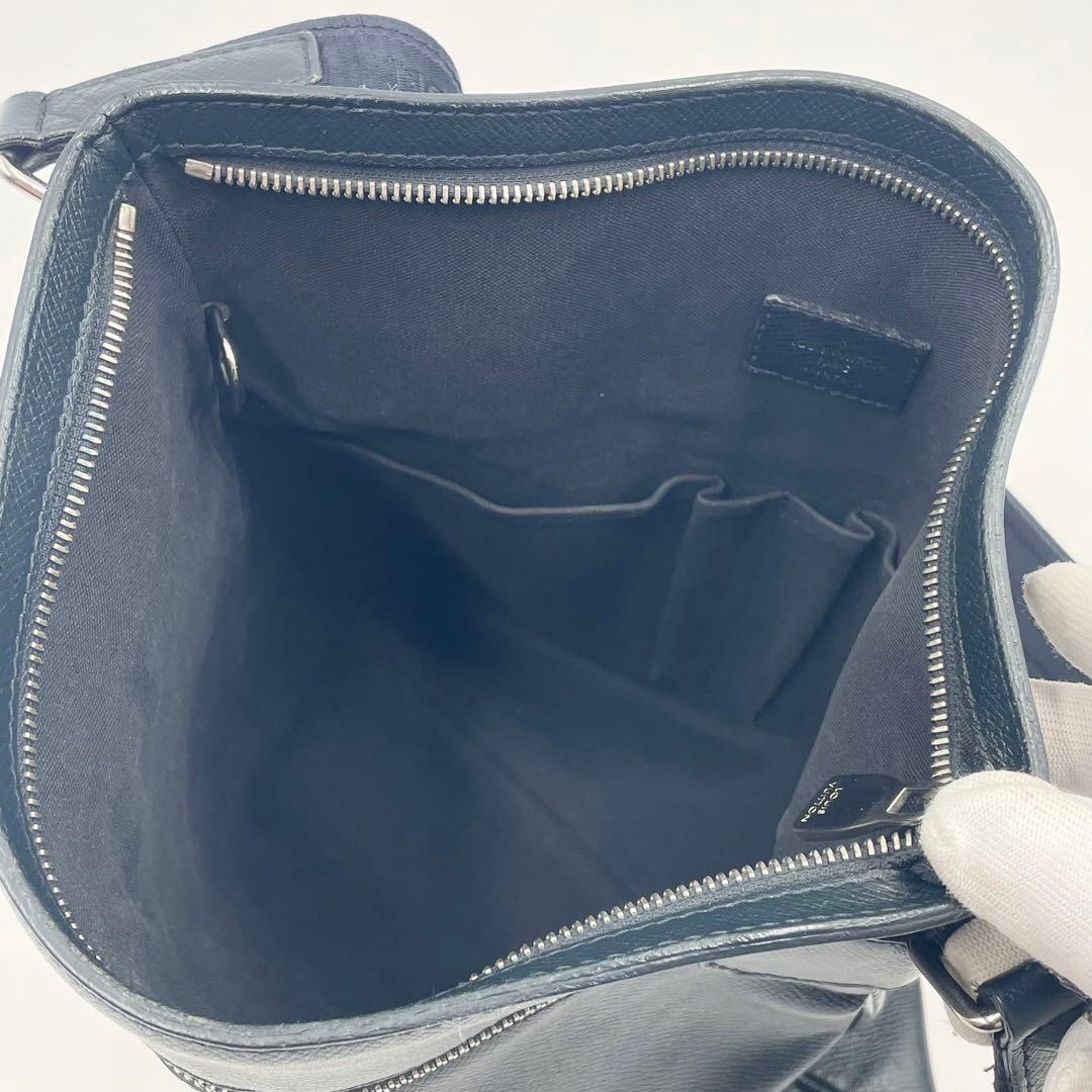 【極美品】ルイヴィトン タイガ サシャ ショルダーバッグ クロスボディ ブラック