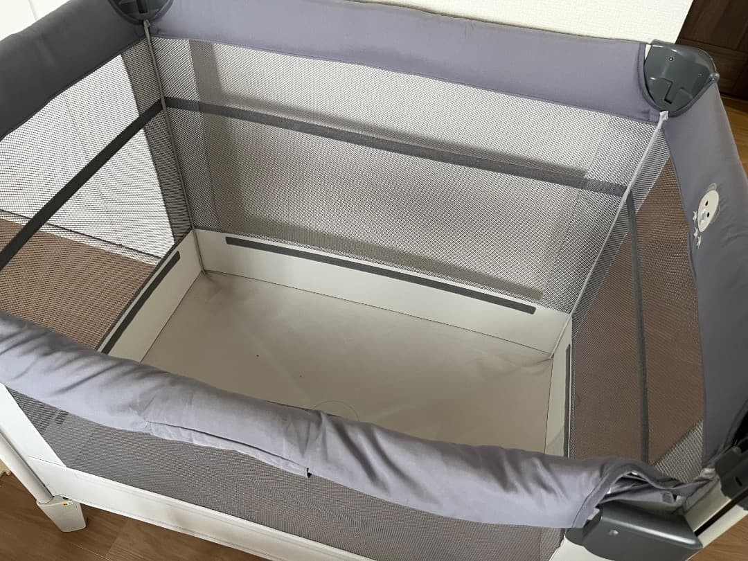 ベビーベッド　アップリカ　ココネルエアー　ホワイトグレー