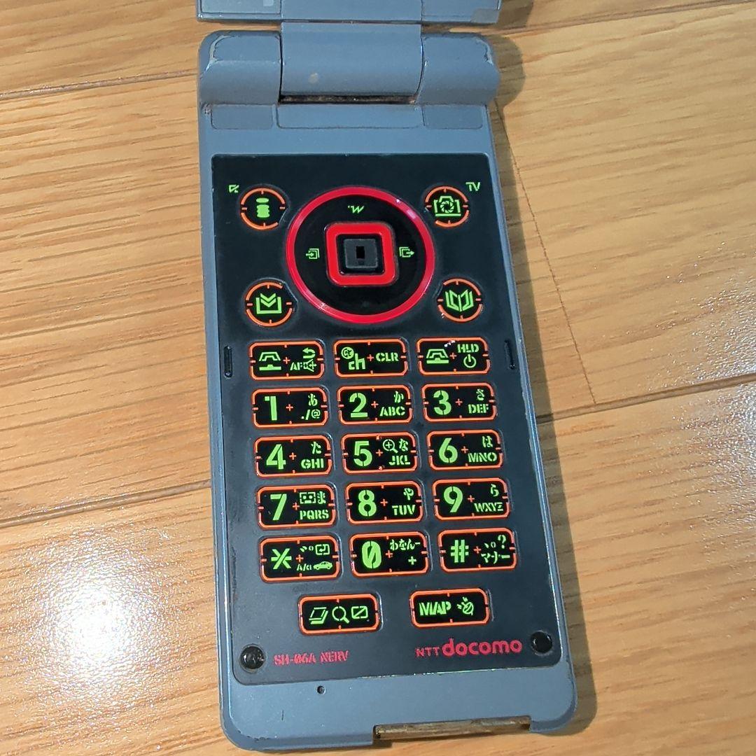 エヴァンゲリオン携帯SH-06A NERV 本体 ガラケー　使用できる