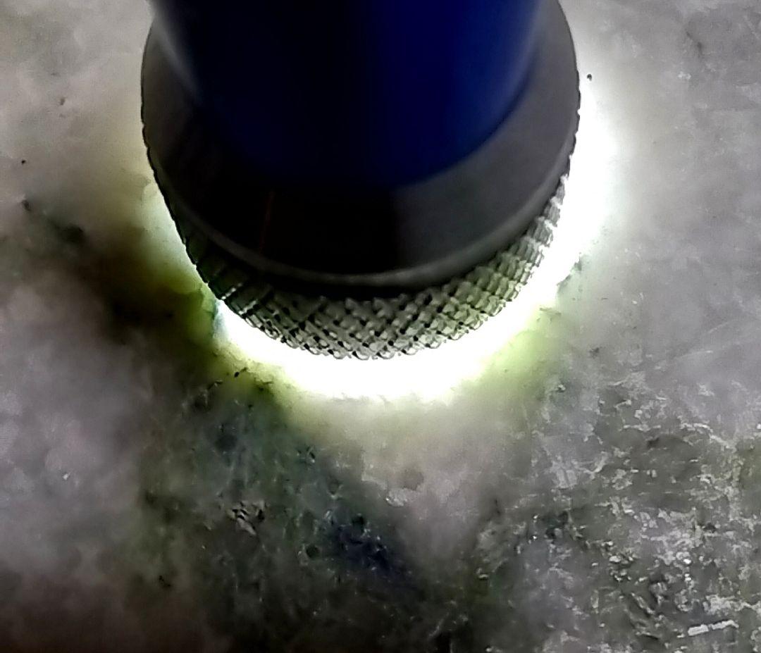 ★翡翠原石★糸魚川硬玉【横川・転石・1面カット8.15kg】