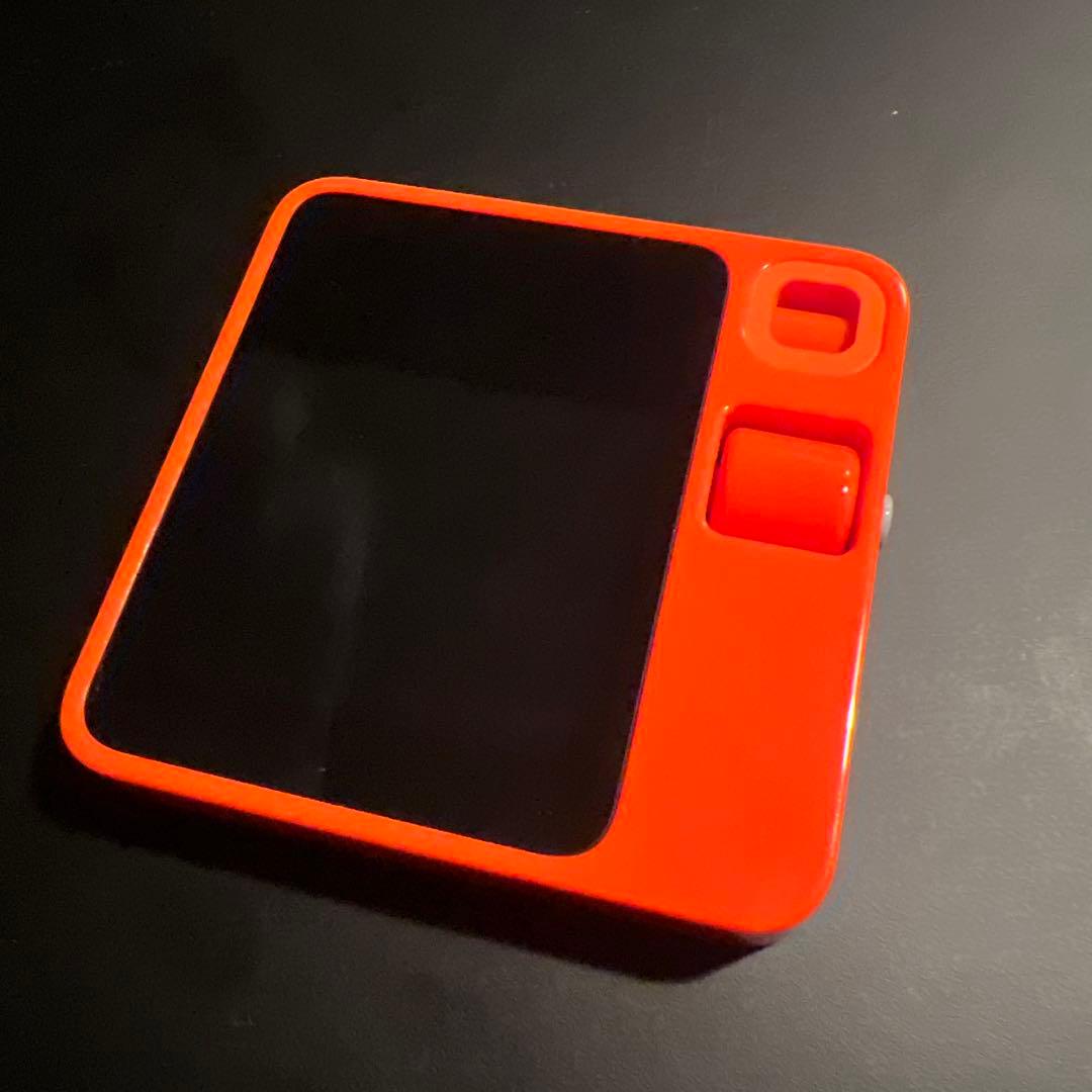 rabbit r1オレンジ