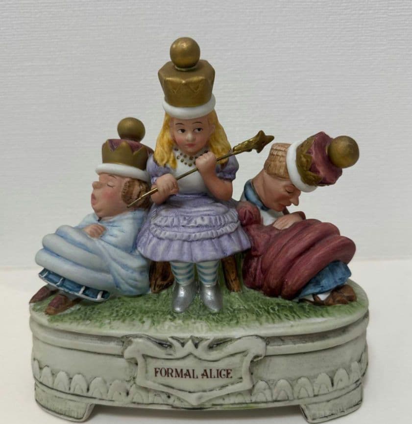 【希少品】不思議の国のアリス　陶器製フィギュア＆オルゴール　5品