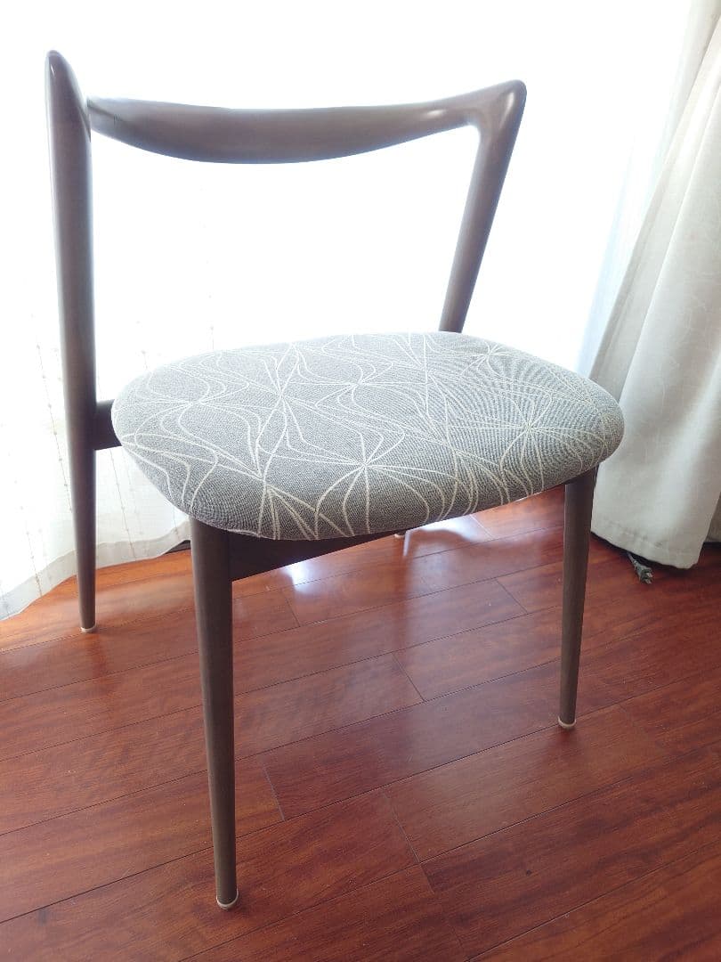 フクラ カストール ダイニングチェア