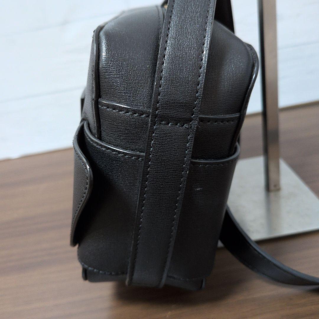 ARMANI EXCHANGE　スクエアロゴバックルショルダーバック　極美品