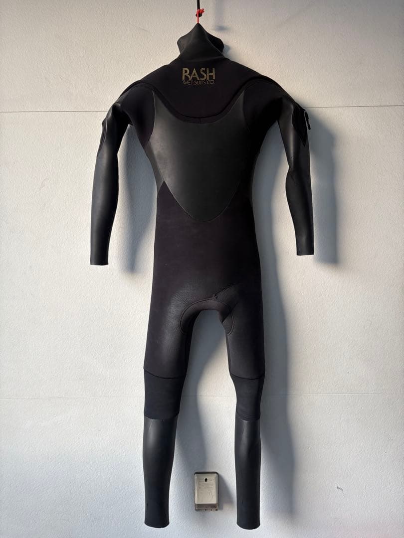 裏起毛で暖か‼︎【RASH】5x3mm セミドライフルスーツ　ラッシュ