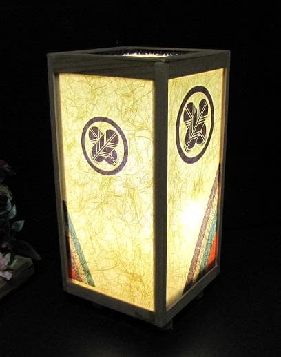 和紙の温り＝「丸に違い鷹の羽」／2本組／LED・檜枠造・フイルム加工・軽量／