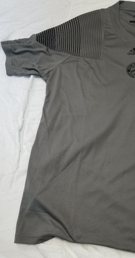 サッカー、バイエルン・ミュンヘン、ユニフォーム、サイズ2XO、トレーニングシャツ