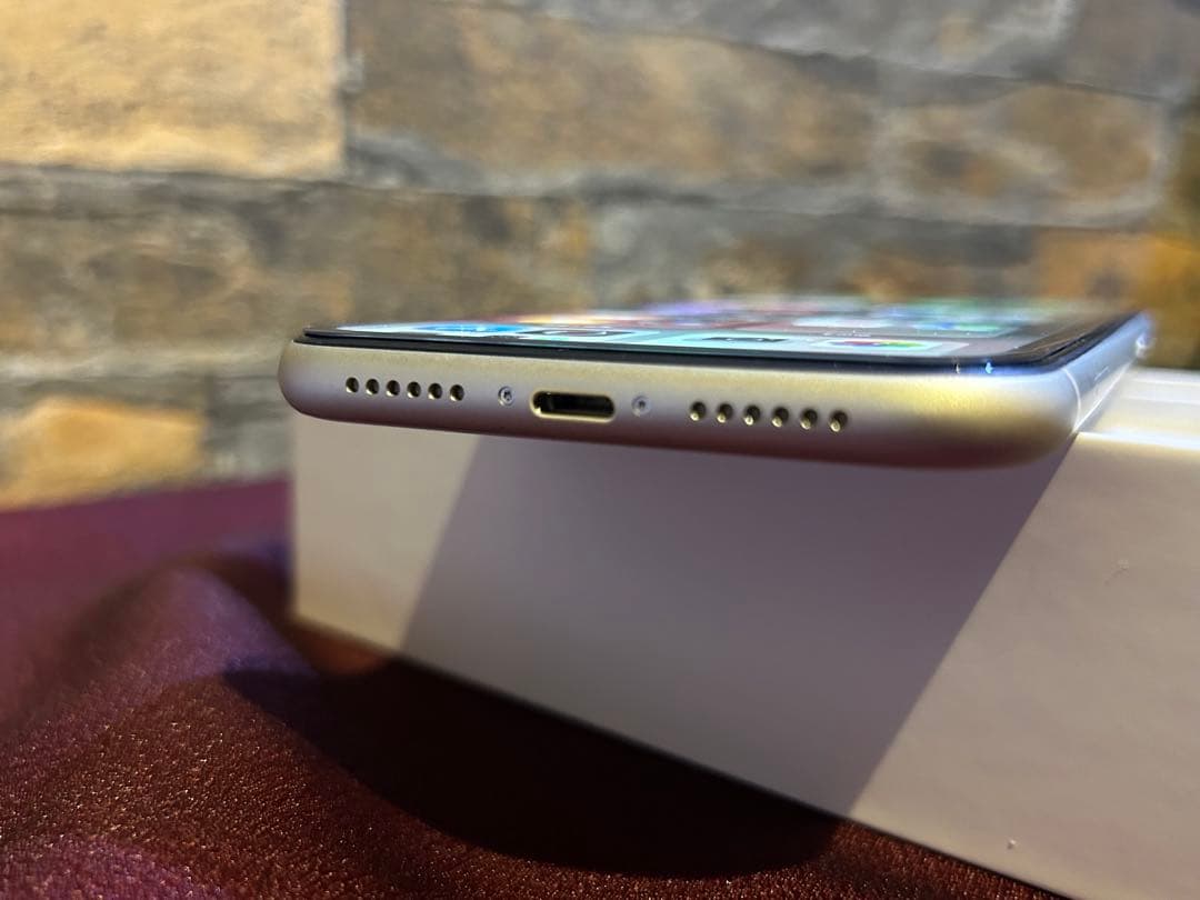 美品　iPhone11 64GB simフリー ホワイト　バッテリー98%