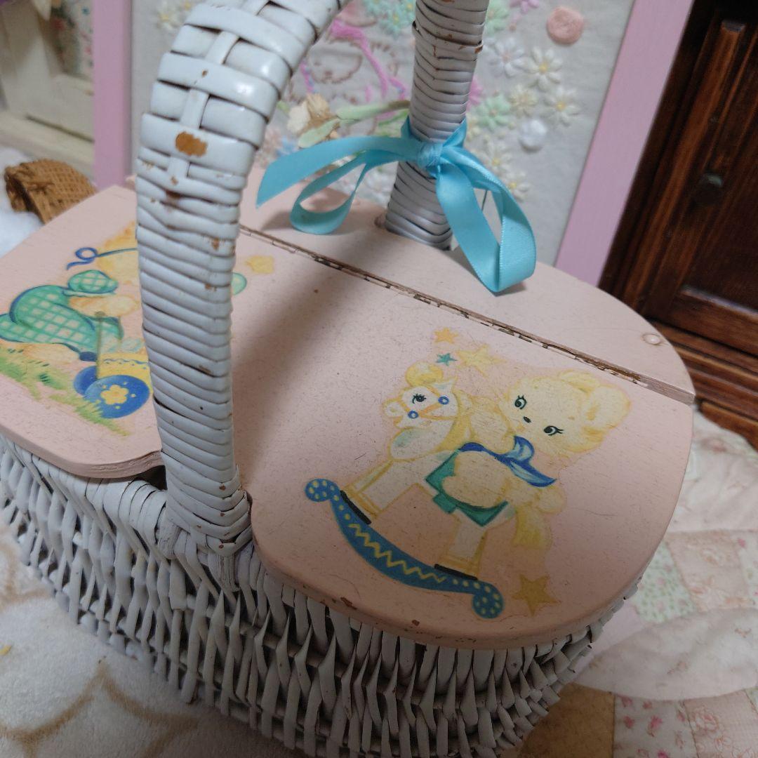 ミサ•*¨*•.¸♬︎ヴィンテージ、デカールホワイトカゴ