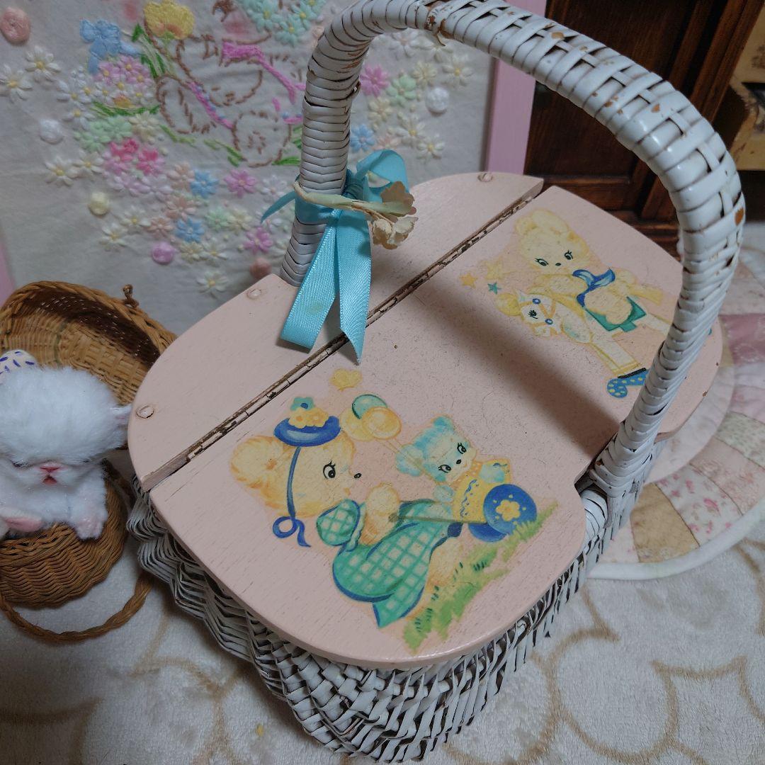 ミサ•*¨*•.¸♬︎ヴィンテージ、デカールホワイトカゴ