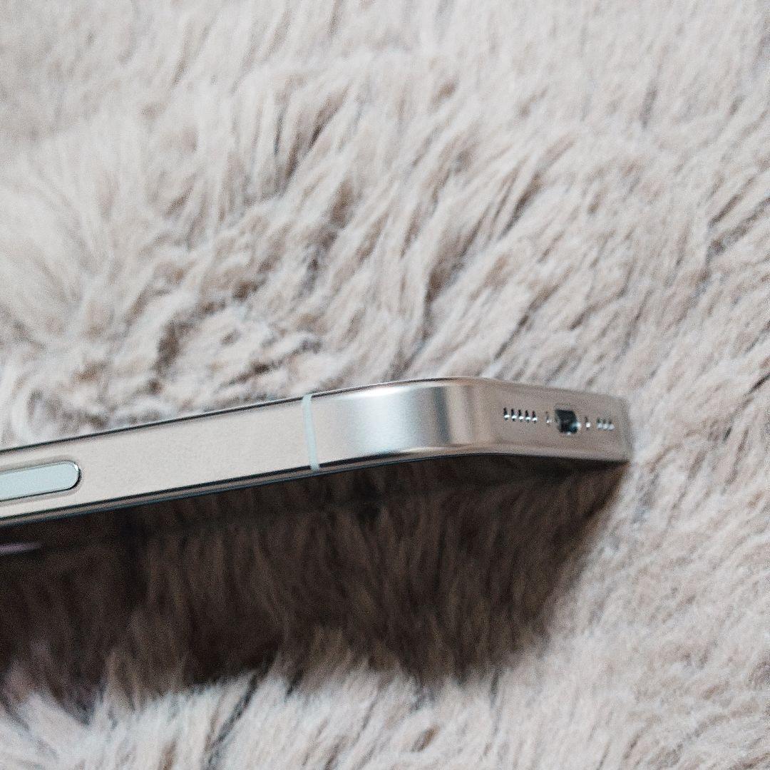 Apple iPhone 16 pro 256GB ナチュラルチタニウム