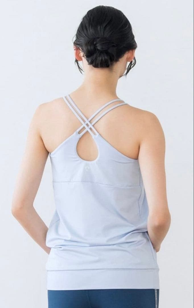 新品タグ付【完売色】SUKALA　フロントギャザークロスキャミソール　М