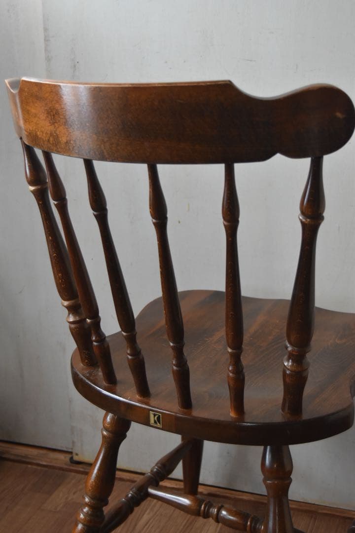 キツツキ ウィンザーチェア