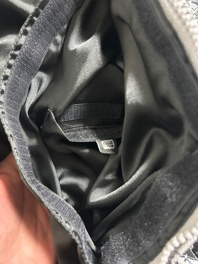 【美品】BURTON スノーボードウェア ダウンジャケット 総柄 y2k