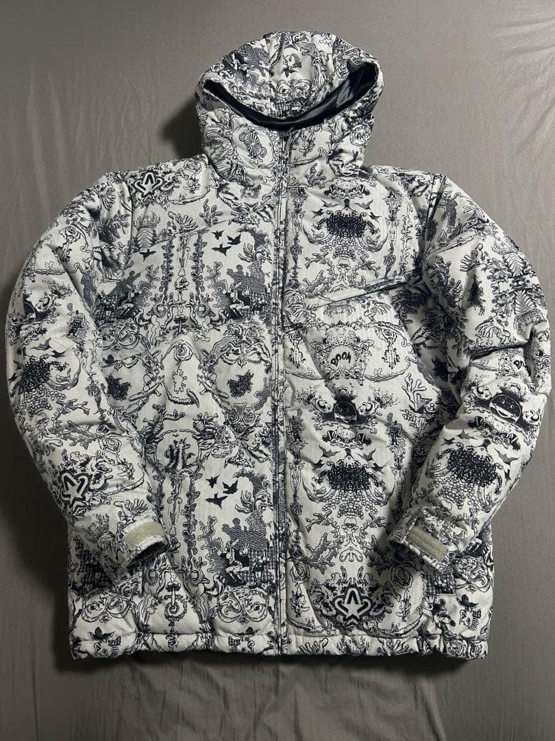 【美品】BURTON スノーボードウェア ダウンジャケット 総柄 y2k