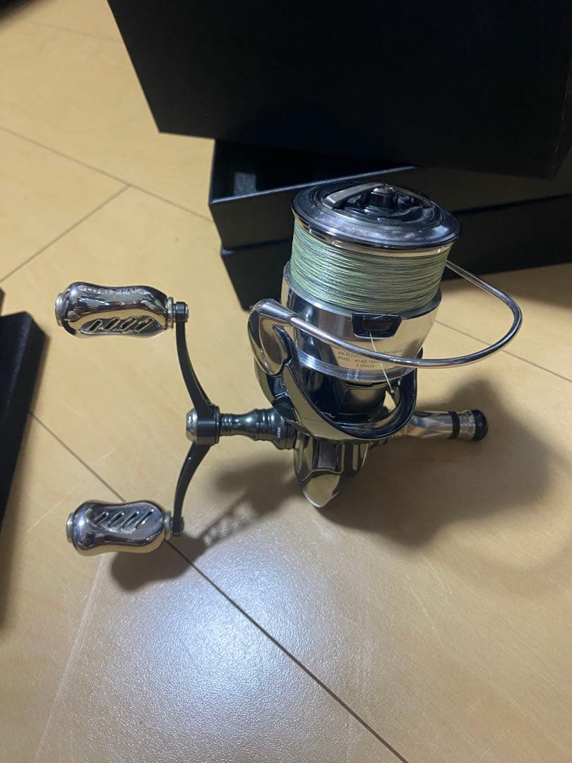 22イグジスト　LT3000S LIVREハンドル　スタンド付き