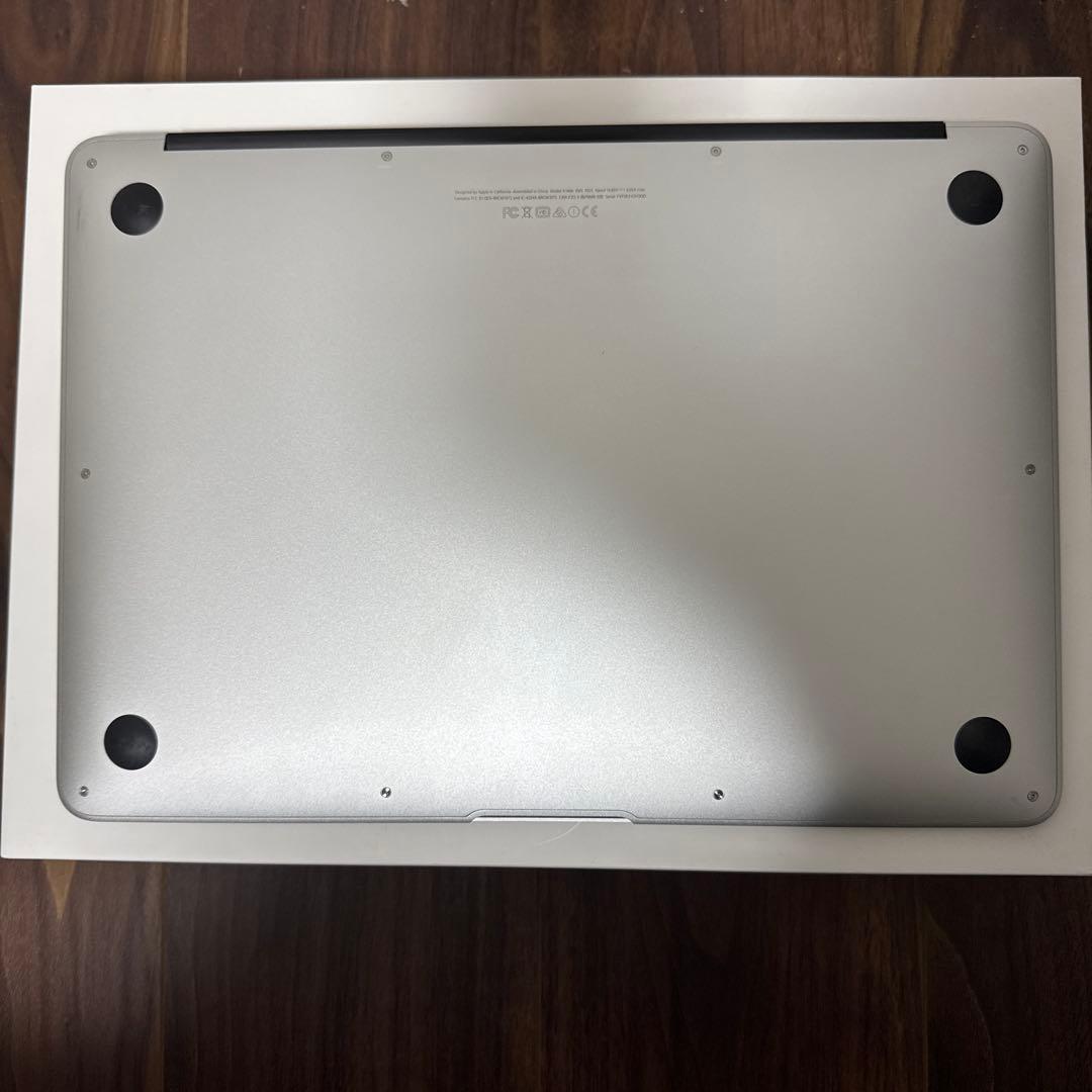 【本日お値下げ】MacBook Air 13インチ シルバー 箱付き