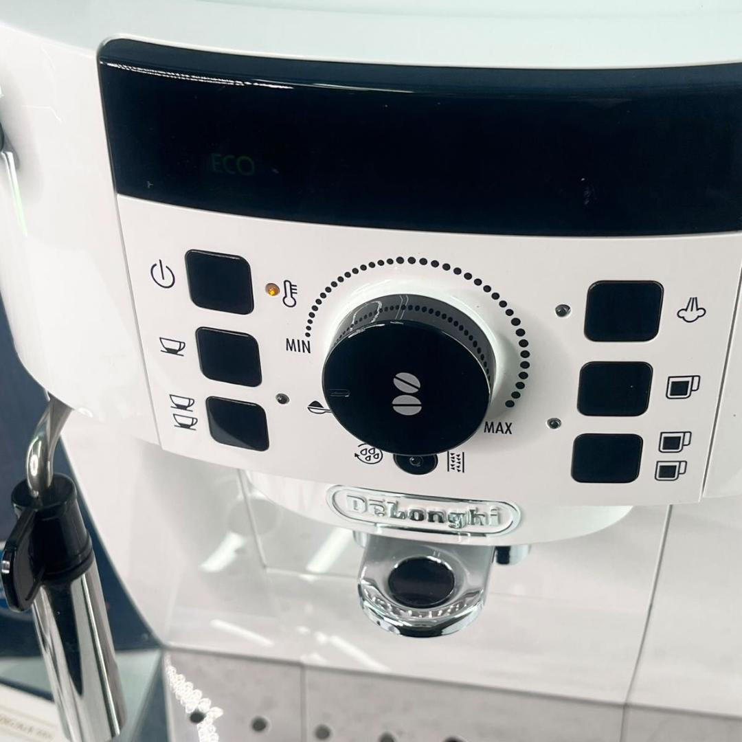 【美品】DeLonghi Magnifica S ECAM22112W