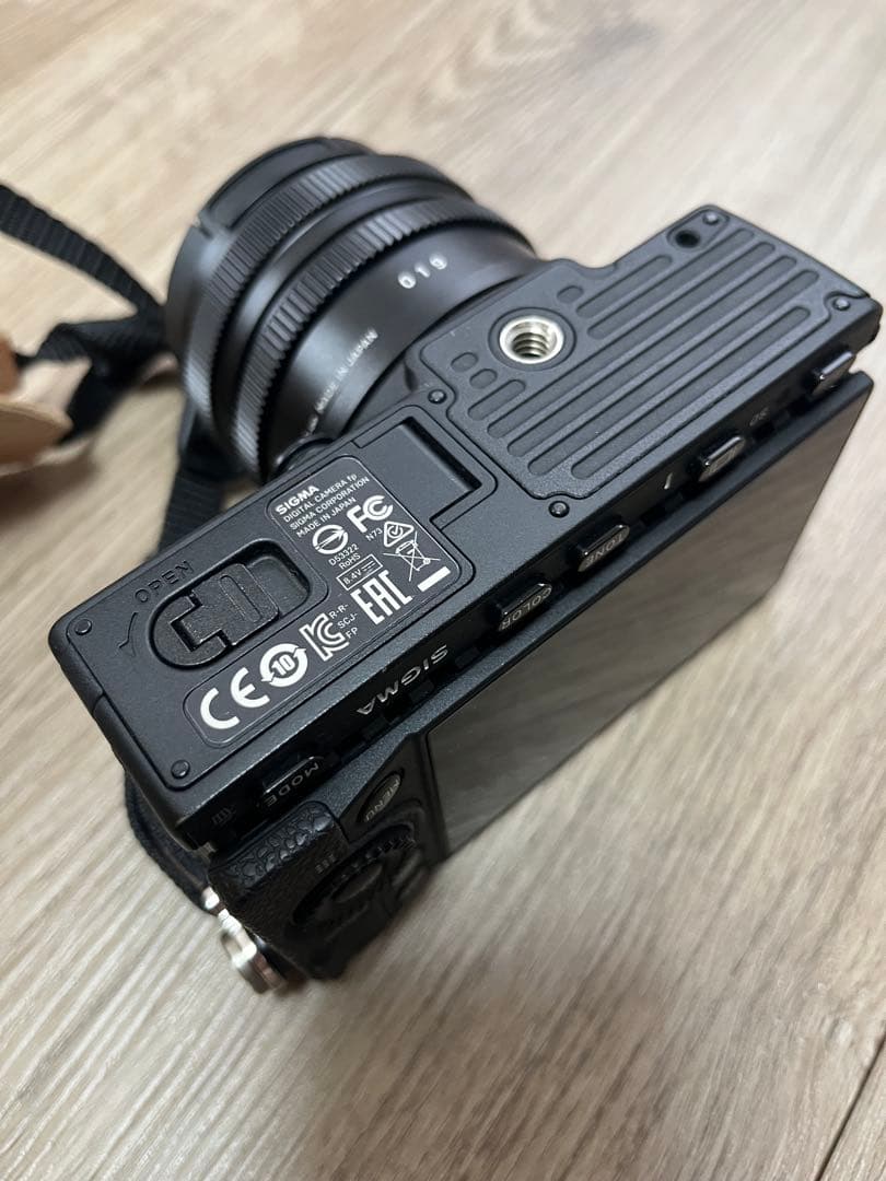 【極美品】SIGMA シグマ フルサイズミラーレス一眼カメラ fp & 45mm