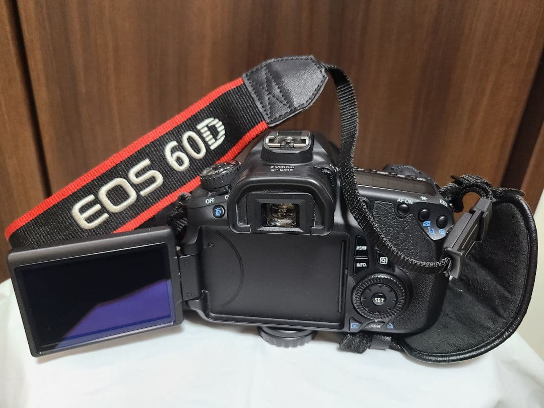 ⭐Canon EOS 60D⭐キャノン⭐一眼レフカメラ⭐レンズ付き⭐ほか付属品⭐