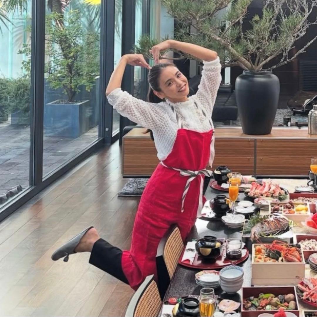 TAKIMAKIたきまき　オリジナルオーガニックエプロン　赤