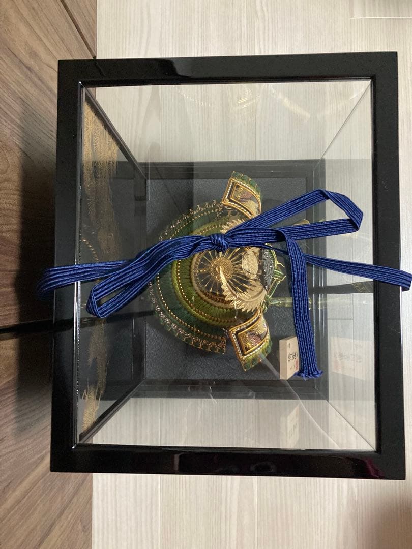 五月人形 伝統的な武士の兜 ケース付き