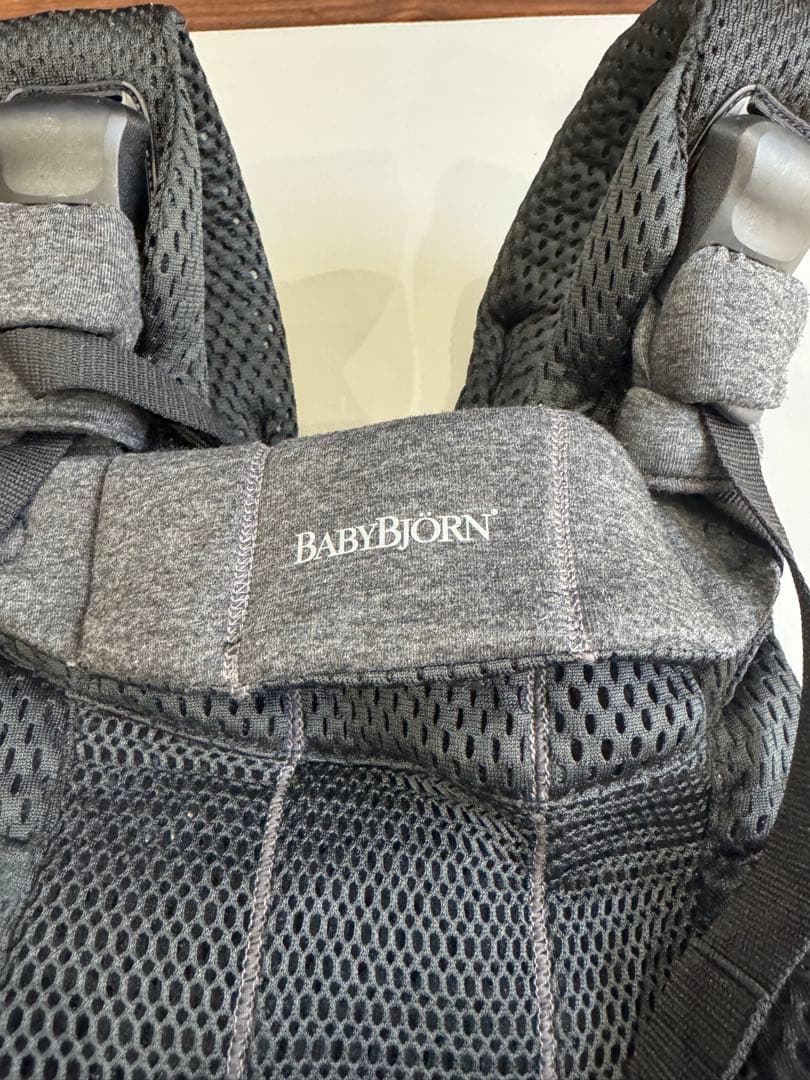 BABYBJÖRN ハーモニー　抱っこひも ブラック メッシュ