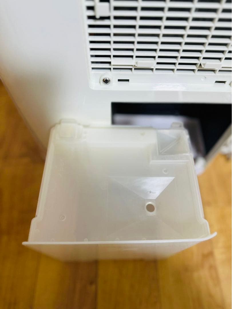 美品✨Panasonic 衣類乾燥除湿機 F-YZVX60-H ナノイ一14畳