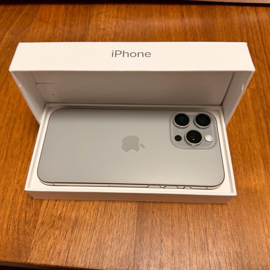 Apple iPhone 15 Pro Max ナチュラルチタニウム 本体