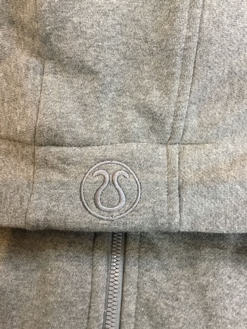 LULULEMON SCUBA 灰色　サイズM/L
