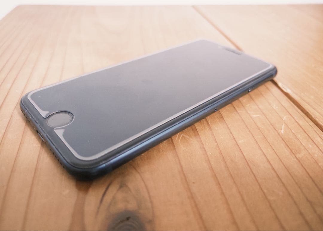 Apple iPhone SE 第三世代 midnight 本体