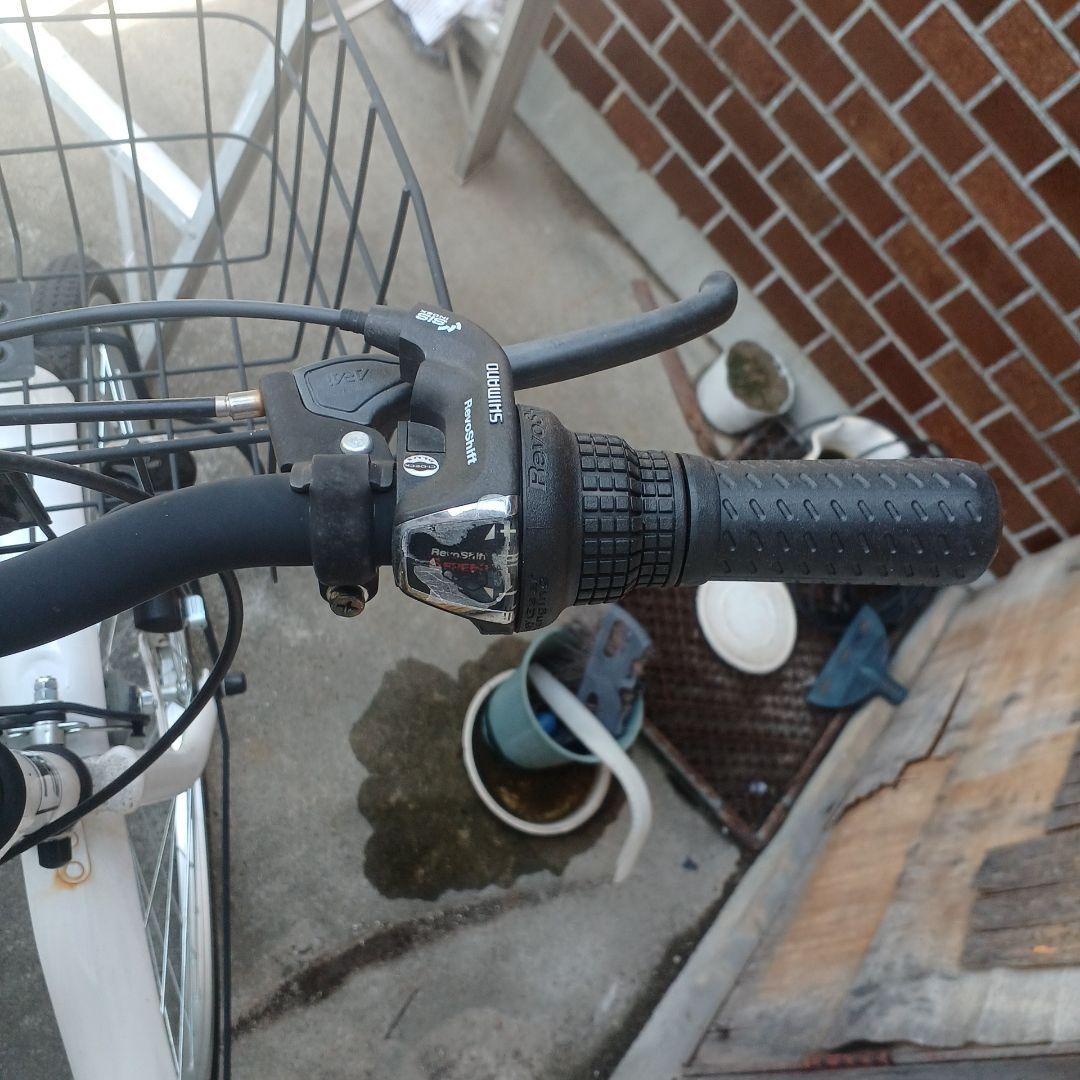 LUEELA ホワイト シティバイク 前カゴ付き