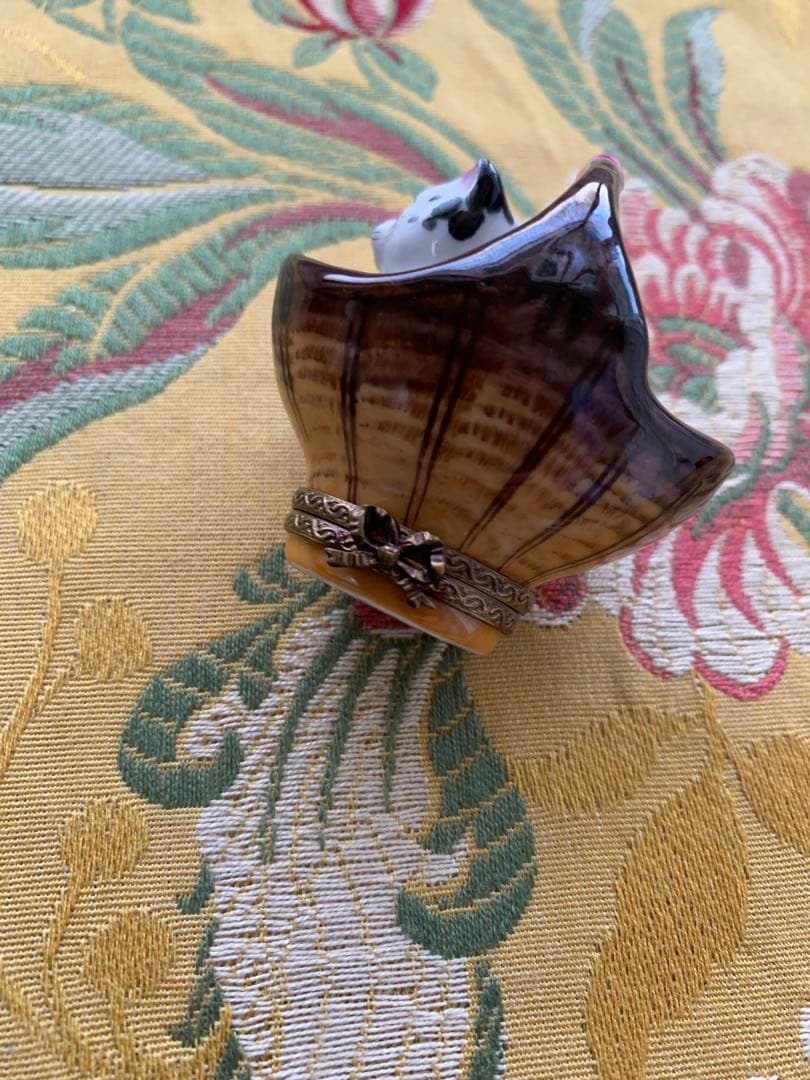 リモージュボックス　フランス製　バスケットに猫が入ってる可愛い小物入れ！