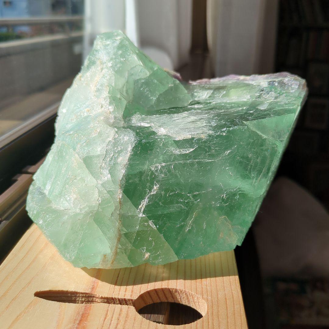 【年末特別セール60％OFF】大きなフローライト原石　パワーストーン　置物