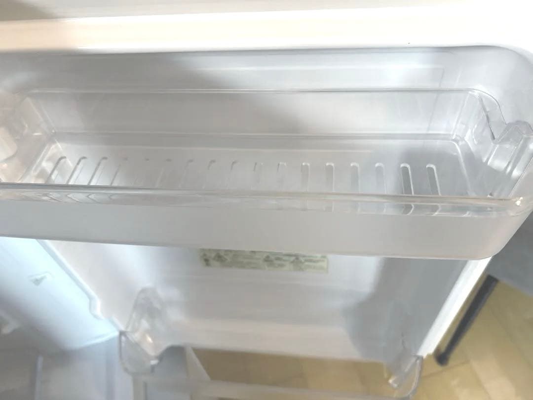 【送料込み】シャープ 冷蔵庫 SJ-GD14C-W 137L 【マット付き】