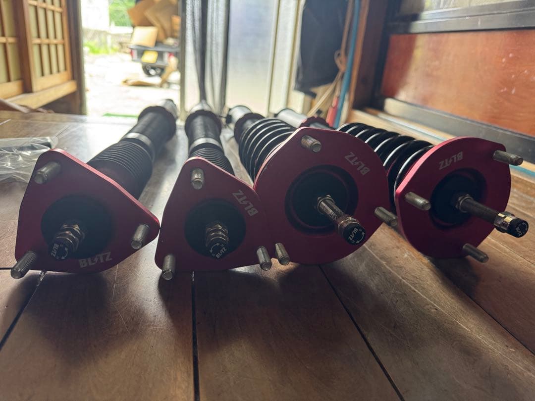 のん 22クラウン 220系クラウン BLITZ 車高調