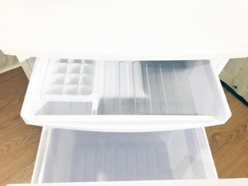 宅内搬入込み2020★SHARP 137L　冷蔵庫【SJ-D14F-W】J954