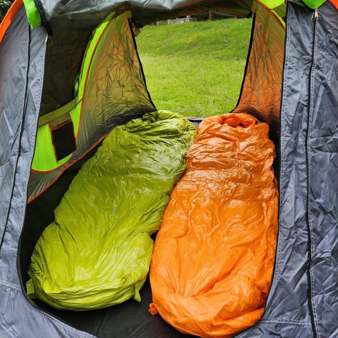マミー型　寝袋　シュラフ グースダウン使用　アウトドア　オレンジ　700g