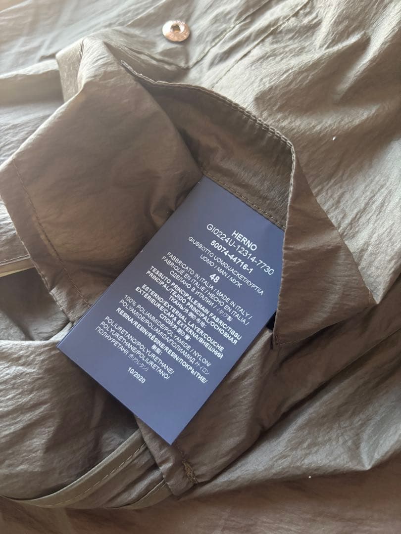 ※taka 未使用　HERNO ヘルノ ナイロンジャケット48 カーキ
