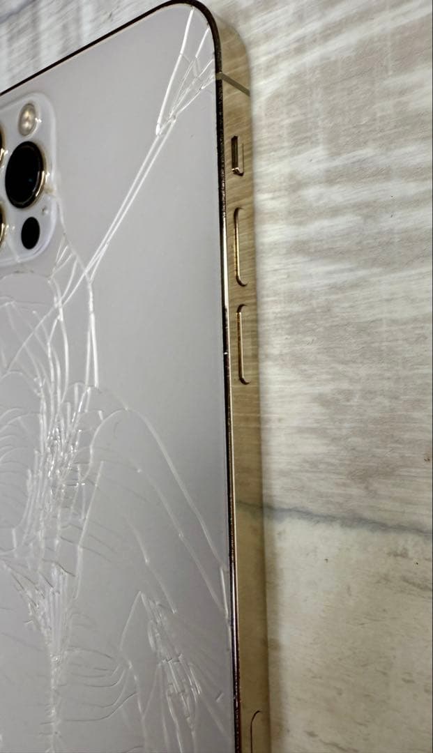 ⭐︎フフ⭐︎Apple iPhone 12 Pro 256GBゴールド 背面割