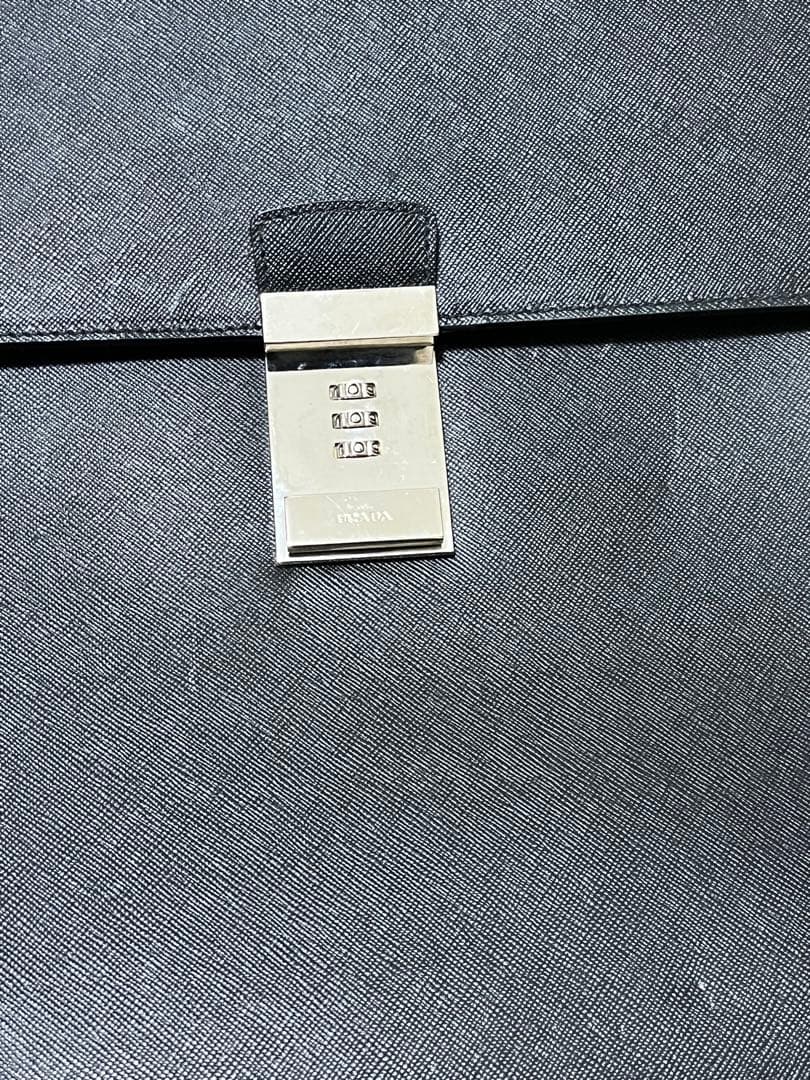 プラダ ブリーフケース