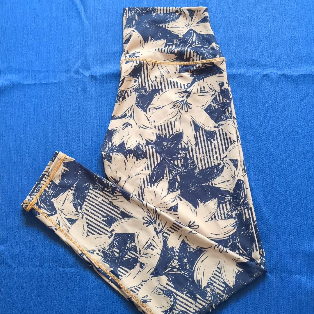 LAVA SUKALA ヨガウェアセットアップ　Lサイズ 新品