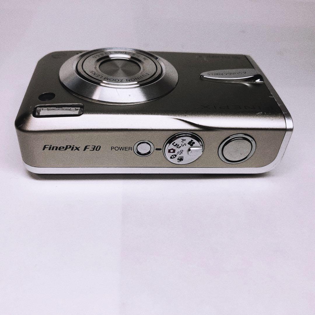 Fujifilm FinePix F30 コンパクトデジタルカメラ
