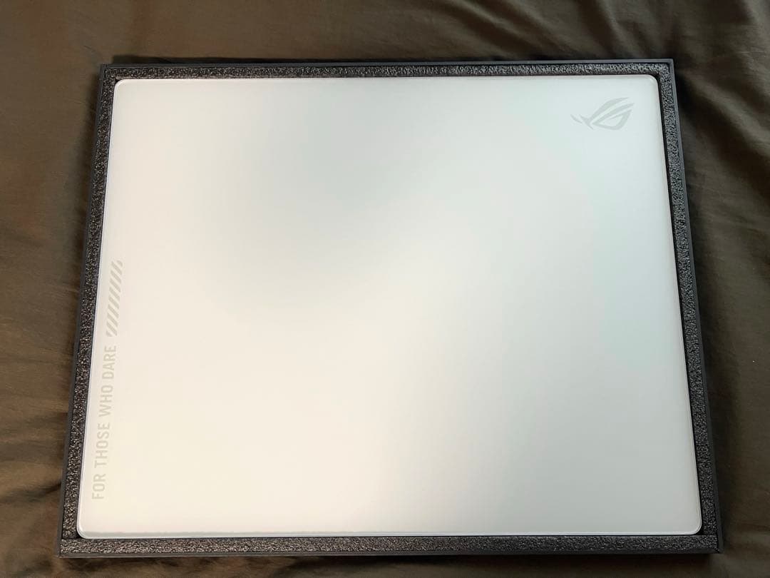 ASUS ROG Moonstone Ace L 強化ガラス マウスパッド