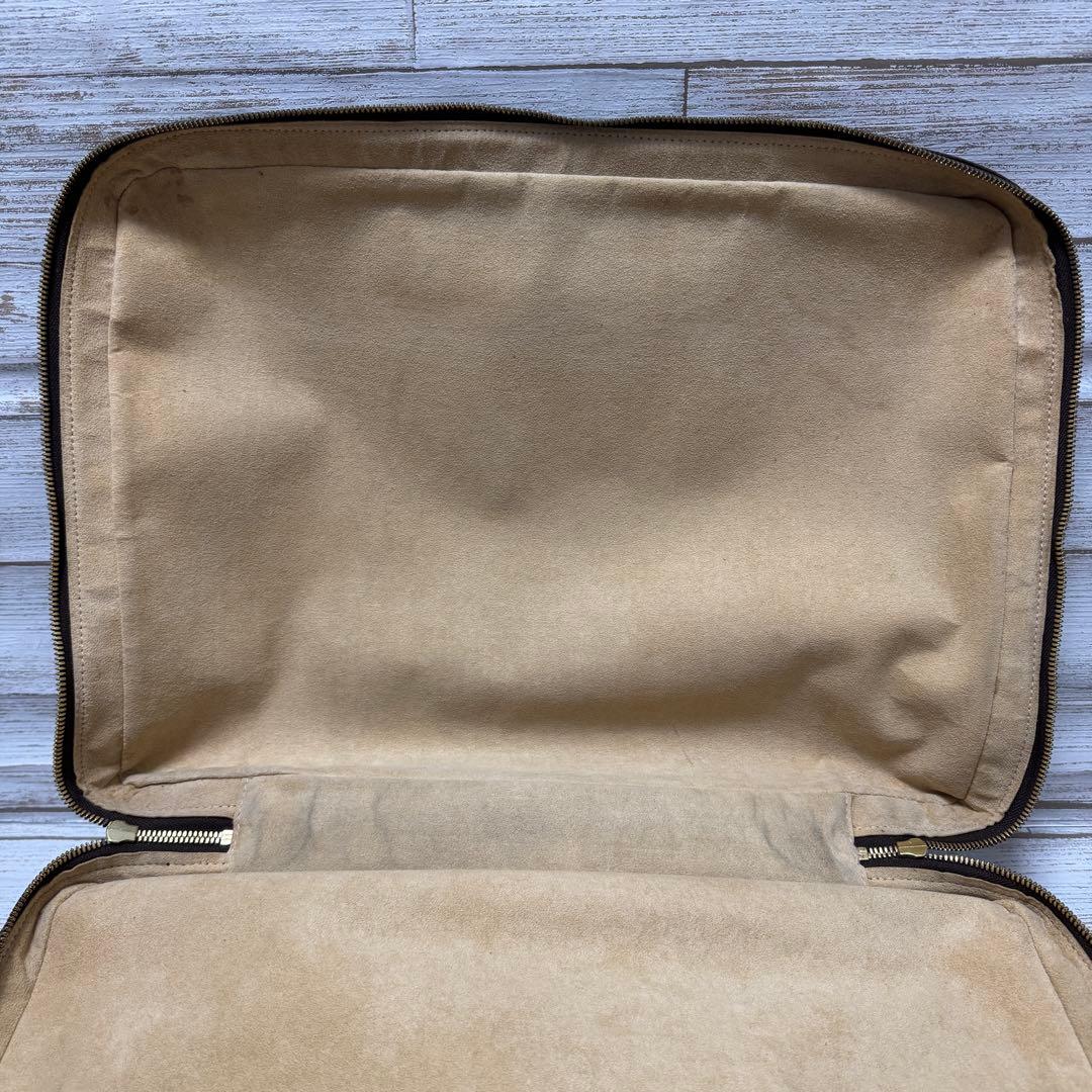 ルイヴィトン ポルト ドキュマン ヴォワヤージュ 2コンパートメント