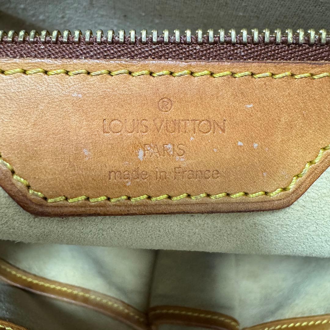 ルイヴィトン ポルト ドキュマン ヴォワヤージュ 2コンパートメント